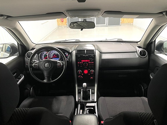 Suzuki Grand Vitara 27 of 30