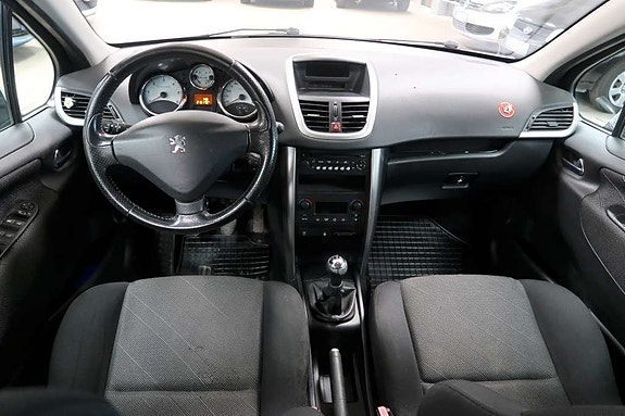Peugeot 207 SW 12 of 14