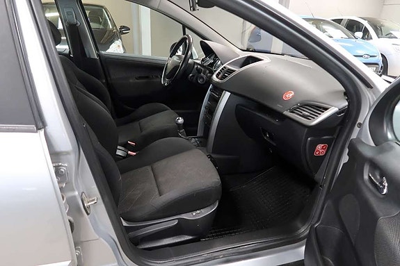 Peugeot 207 SW 6 of 14