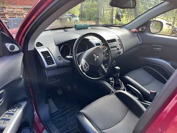 Mitsubishi Outlander 3 of 5