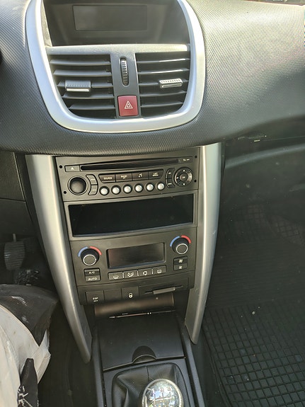 Peugeot 207 13 of 16