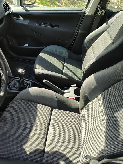 Peugeot 207 12 of 16