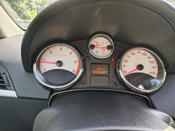 Peugeot 207 15 of 16