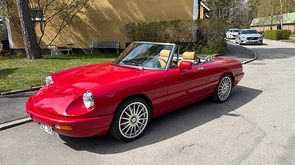 Alfa Romeo Spider 3 of 13