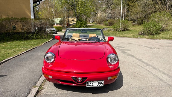 Alfa Romeo Spider 2 of 13