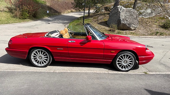 Alfa Romeo Spider 4 of 13
