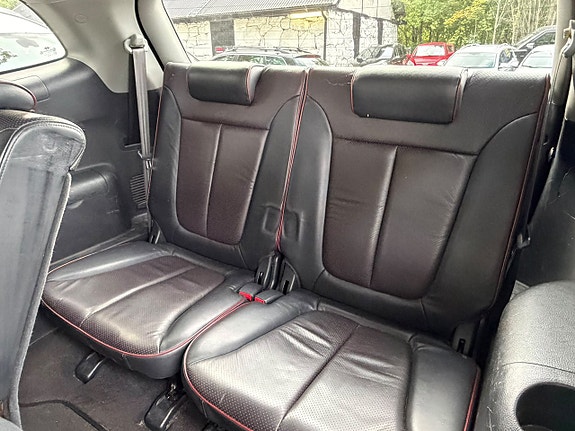 Hyundai Santa Fe 14 of 18