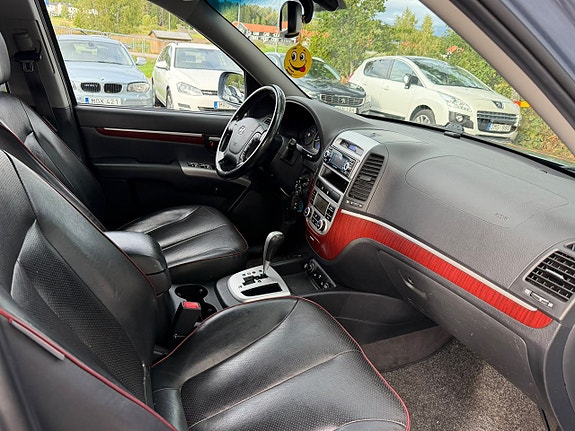 Hyundai Santa Fe 10 of 18
