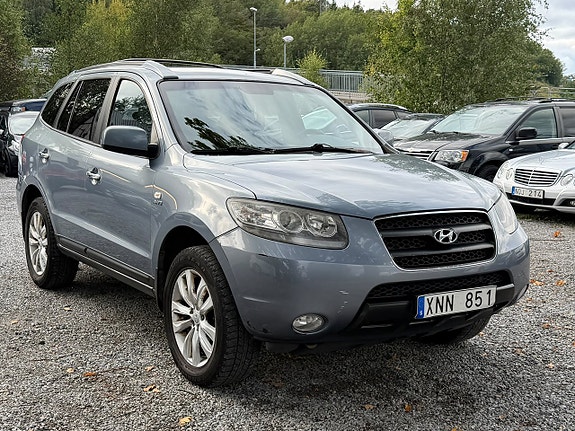Hyundai Santa Fe 2 of 18