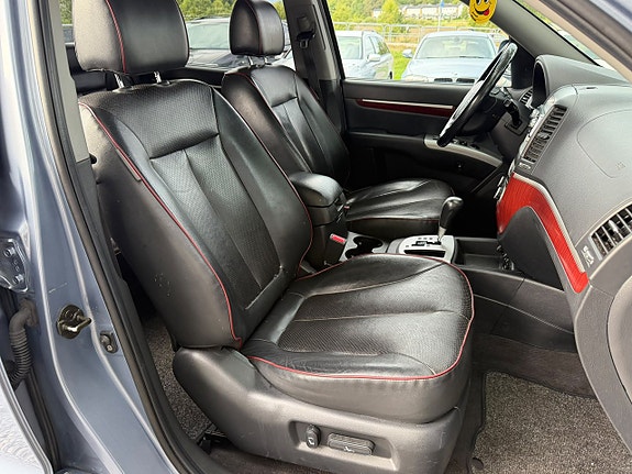 Hyundai Santa Fe 12 of 18