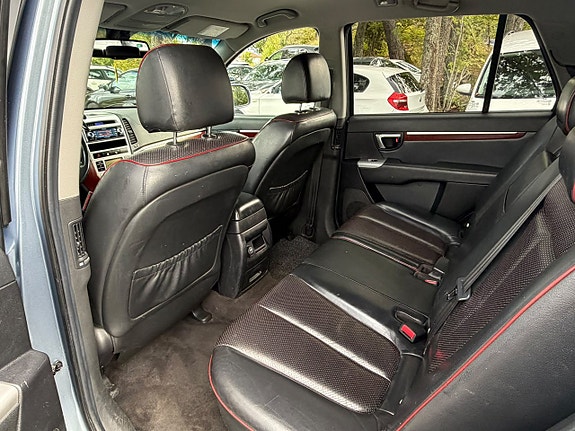 Hyundai Santa Fe 13 of 18