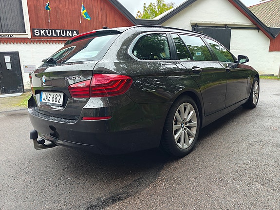 BMW 520d 4 of 11