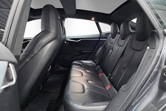 Tesla Model S 11 of 13