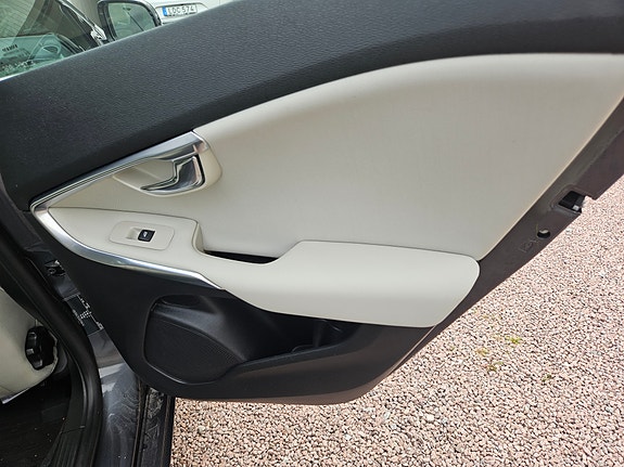 Volvo V40 11 of 11