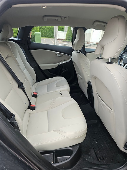 Volvo V40 6 of 11