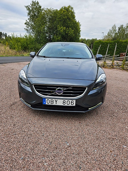 Volvo V40 4 of 11