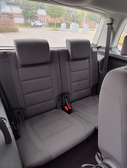 Volkswagen Touran 6 of 8