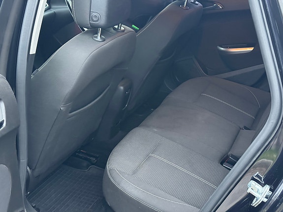 Opel Astra 12 of 14