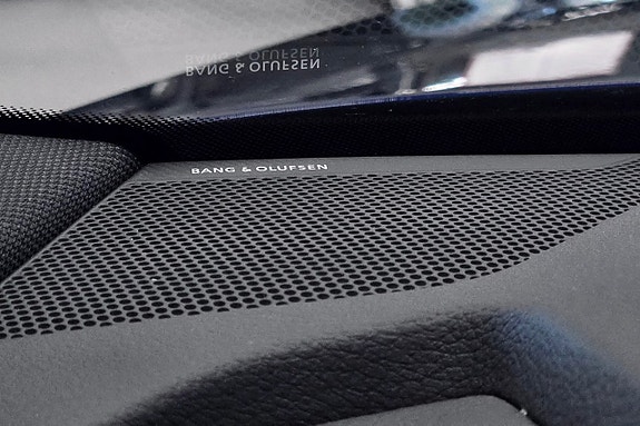 Audi e-tron 12 of 18