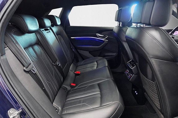 Audi e-tron 11 of 18