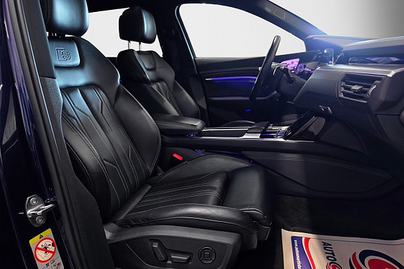 Audi e-tron 8 of 18