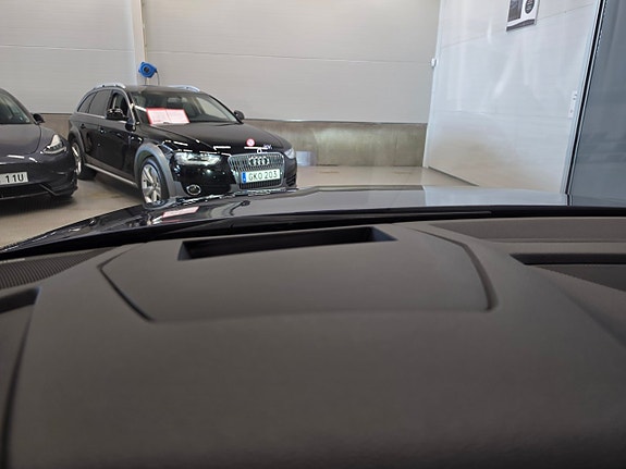 Audi e-tron 13 of 18