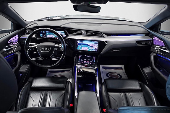 Audi e-tron 9 of 18