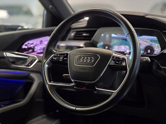 Audi e-tron 15 of 18