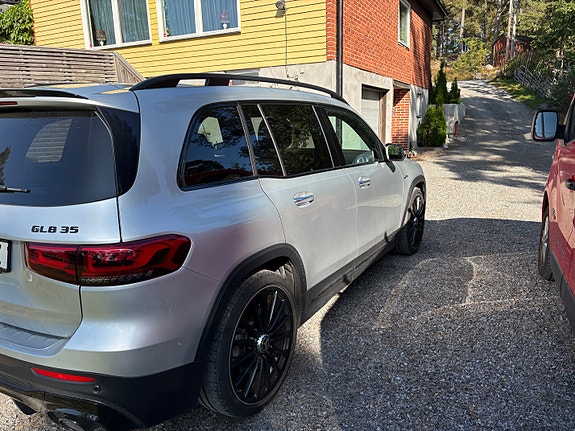Mercedes-Benz GLB35 3 of 6