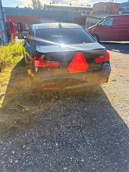BMW 320d 6 of 8