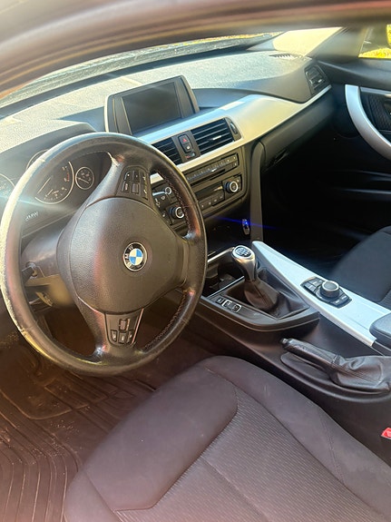 BMW 320d 4 of 8