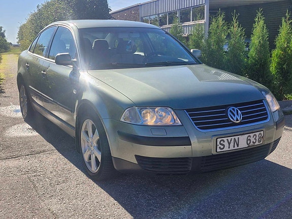 Volkswagen Passat 2 of 8