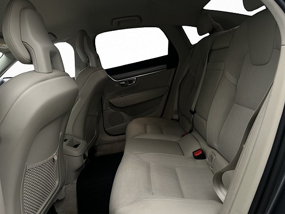 Volvo S90 25 of 30