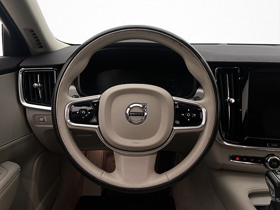 Volvo S90 13 of 30