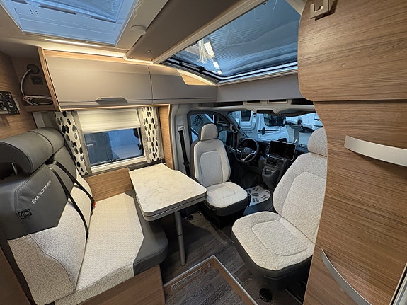 Knaus VAN TI VW VANSATION 640 MEG 4 of 12