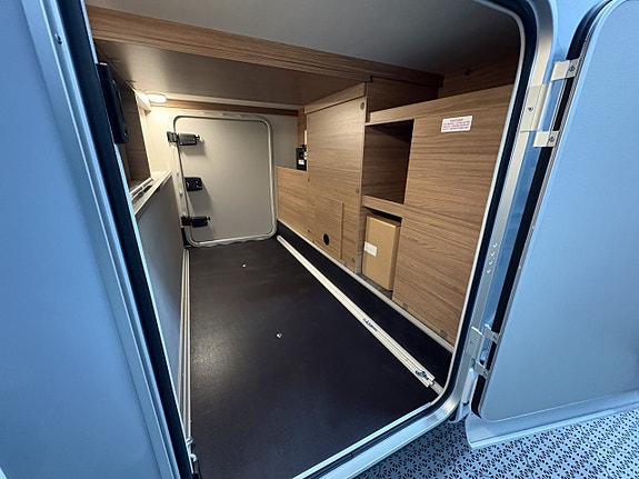 Knaus VAN TI VW VANSATION 640 MEG 11 of 12