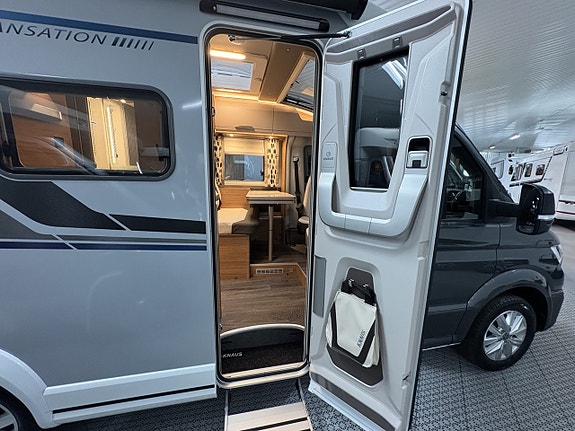 Knaus VAN TI VW VANSATION 640 MEG 10 of 12
