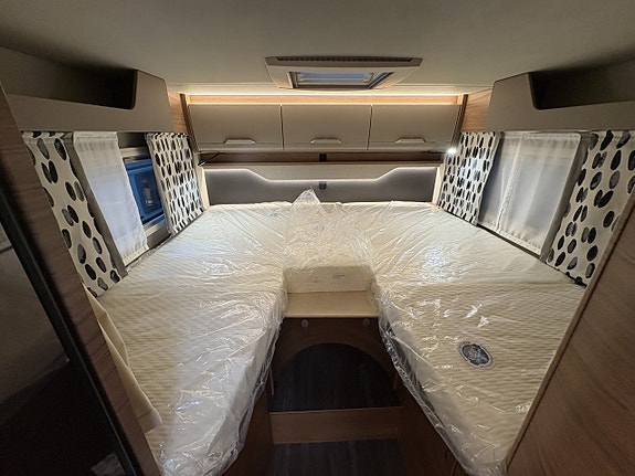 Knaus VAN TI VW VANSATION 640 MEG 8 of 12