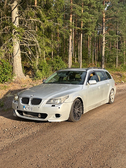 BMW 520d 3 of 17