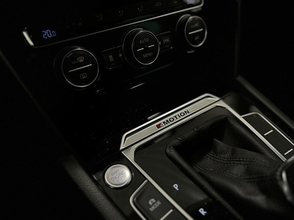 Volkswagen Passat 23 of 24