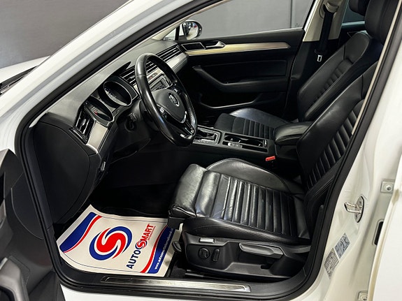 Volkswagen Passat 16 of 24