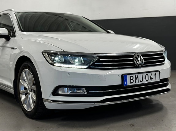 Volkswagen Passat 4 of 24