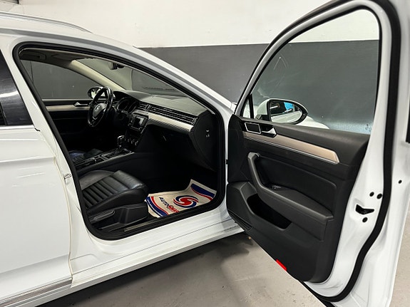 Volkswagen Passat 20 of 24