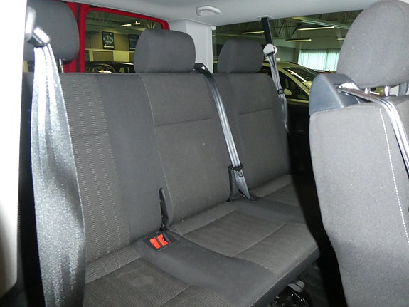 Volkswagen Caravelle 5 of 10