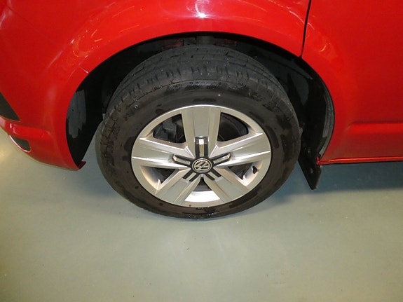 Volkswagen Caravelle 7 of 10