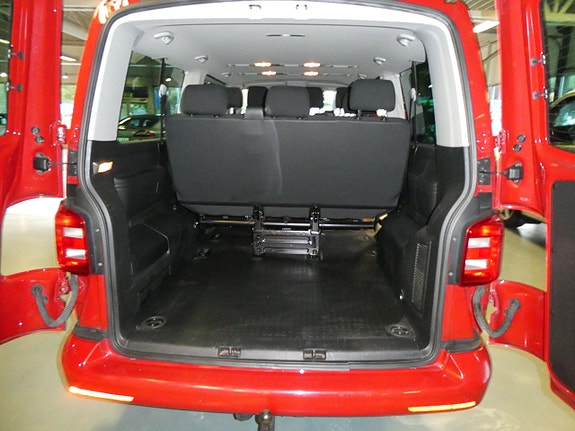 Volkswagen Caravelle 6 of 10