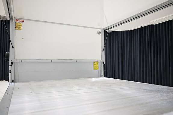 Volkswagen Transporter 9 of 30