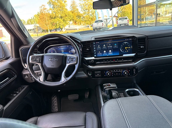 Chevrolet Silverado 1500 7 of 12