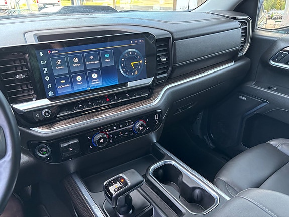 Chevrolet Silverado 1500 8 of 12
