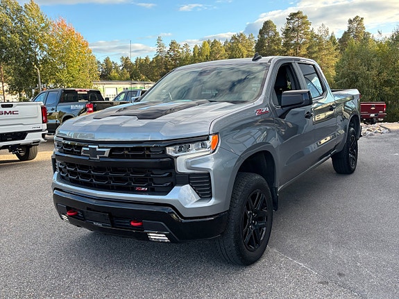 Chevrolet Silverado 1500 9 of 12